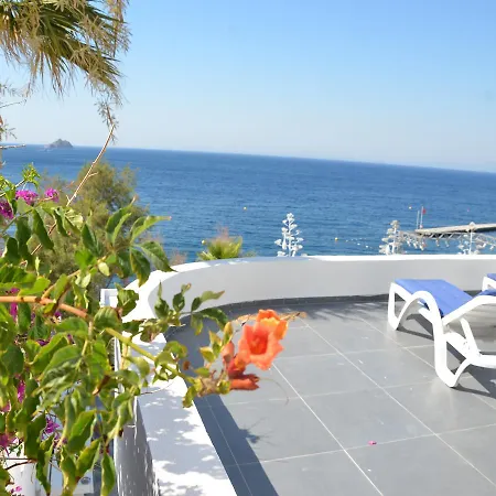 Nomia Hotel מלון