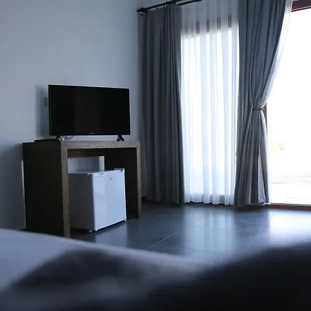 Nomia Hotel מלון