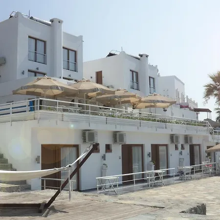 Nomia Hotel מלון