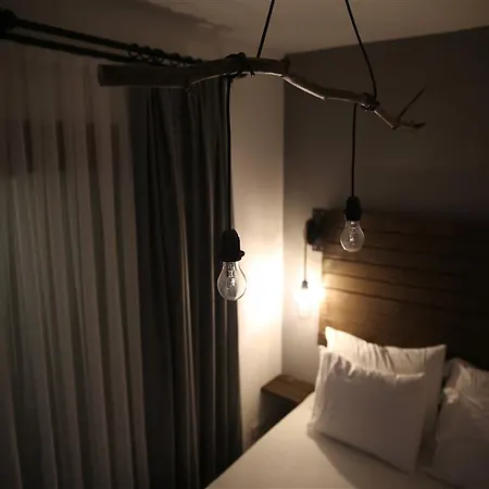 Nomia Hotel מלון 3*