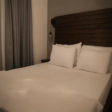 Nomia Hotel יאליקאבאק