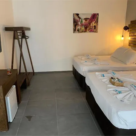 Nomia Hotel מלון